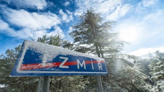 İzmirin yüksek kesimlerinde karla mücadele