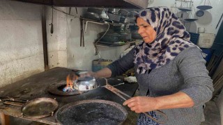 Kadın eliyle yarım asırlık kalaycılık