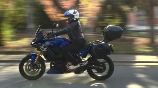Kadın sürücü İspanyadan Türkiyeye motosikletle 4,5 günde geldi: Sınırda gözyaşlarını tutamadı