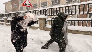 Kahramanmaraş güne karla uyandı: En çok sevinen çocuklar oldu