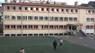 Kahramanmaraşta yarım asırlık okul yıkılmayı bekliyor