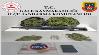 Kalede uyuşturucu ve ruhsatsız tüfekle yakalanan şüpheli tutuklandı