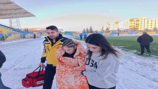 Kar ve soğuğa rağmen Ağrı Kadın Futbol Takımından 4 gollü galibiyet