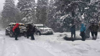 Karabükte yaylada mahsur kalan 7 kişi kurtarıldı