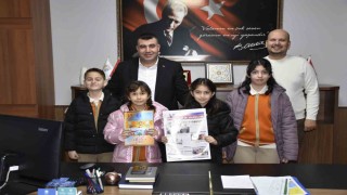 Karacabey Belediyesi, öğrencilerin yanında