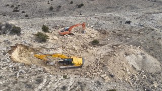 Karamanda kepçeyle tarihi eser arayanlara operasyon: 14 gözaltı