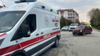 Karamanda otomobiller çarpıştı: 3 yaralı