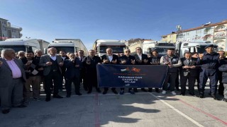 Karamandan Gazzeye 6 yardım tırı dualarla uğurlandı