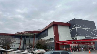 Karapınarda tır ile 2 otomobilin karıştığı zincirleme kaza: 1 yaralı