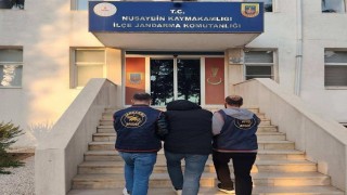 Kargo kutusundan muz çıktı: 127 yıl hapis cezası bulunan dolandırıcı yakalandı