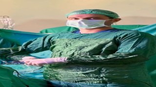 Karın boşluğundan 40 santimetre büyüklüğünde kitle çıkarıldı