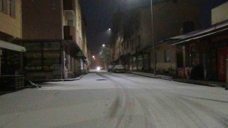 Karsa mevsimin ilk karı düştü