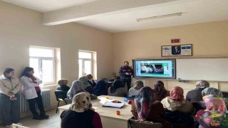 Karsta jandarmadan En İyi Narkotik Polisi Anne eğitimi