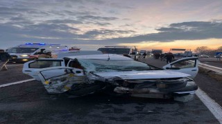 Karsta trafik kazası: 3 yaralı