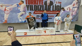 Kartepe Belediyespor karatecileri Sakaryadan 9 madalyayla döndü
