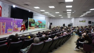 Kartepede çocuklara Küçük Cesaretler Kulübü oyunu sahnelendi