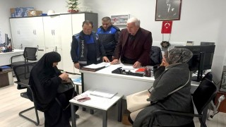 Kartepede zabıta ekiplerinin bulduğu cüzdan sahibine teslim edildi