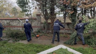 Kartepedeki mezarlıklarda bakım çalışması yapıldı