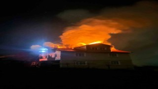 Kastamonuda yangında bir evin çatısı kullanılamaz hale geldi