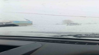 Kastamonuda yoldan çıkan yolcu otobüsü kara saplandı