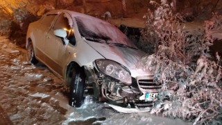Kaygan zeminde kontrolü kaybedip kazaya neden oldu: 3ü çocuk 7 kişi yaralandı