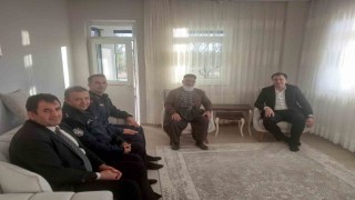 Kaymakam Bayram Kıbrıs gazisiyle bir araya geldi