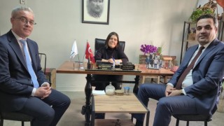 Kaymakam Dalaktan kadın muhtara teşekkür
