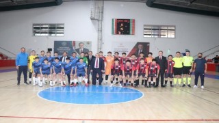 Kaymakam Öztürk Okul Sporları Genç Erkekler Futsal grup maçlarını takip etti