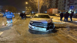 Kayseride iki otomobilin çarpıştığı kazada 3 kişi yaralandı