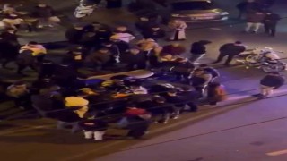 Kaza yapan motosiklet sürücüsünün acılar içinde bağırması kameraya yansıdı
