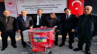 Kebanda çiftçilere makine dağıtıldı