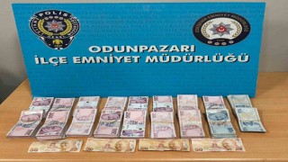 Kendini polis olarak tanıtıp 316 bin 700 TLlik ziynet eşyasını dolandırdı, kısa sürede yakalandı