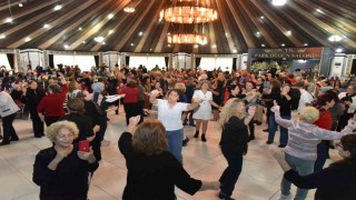 Kepezden Tazelenme Üniversitesi öğrencilerine kadınlar matinesi