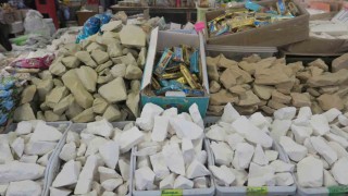 Kırgızistanda vitamin ve mineral kaynağı olarak tüketilen toprak: Gulboto