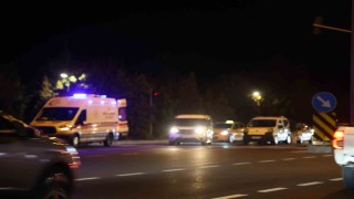 Kırmızı ışıkta bekleyen araca çarptı: 1 yaralı