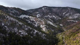 Kızılcahamamda kar yağışı etkili oldu: Soğuksu Milli Parkında kartpostallık manzaralar oluştu