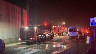 Kocaelide geri dönüşüm deposunda yangın: 1 yaralı