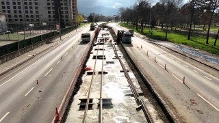Kocaelide Kartepe tramvay hattının ilk rayları döşendi