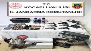 Kocaelide silah imalathanesine dönüştürülen adrese operasyon