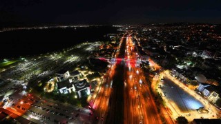 Kocaelinin sosyal yaşam alanları gece ışıklarıyla renkleniyor