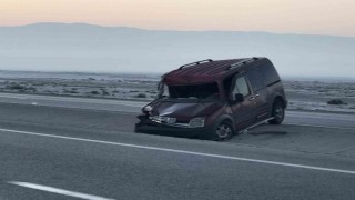 Konyada hafif ticari araç takla attı: 1 yaralı