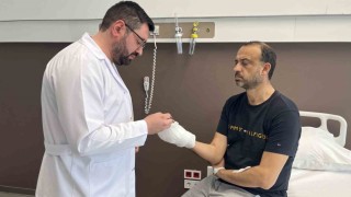 Kopan parmağını buz poşetine koyup yurt dışından Türkiyeye geldi