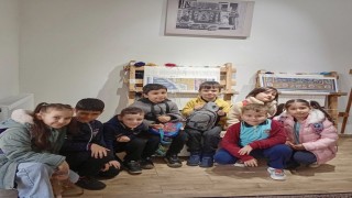 Körfezde ilkokul öğrencileri Hereke halısının yapım aşamalarını inceledi