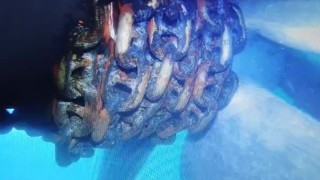 Küçükçekmecede Alatepe Tankeri pervanesine dolanan zincir su altından görüntülendi