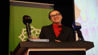 Külliyede ödül alan bilim kadını Prof. Dr. Özcan: Bu ödülün kariyerimde çok önemli bir yeri var