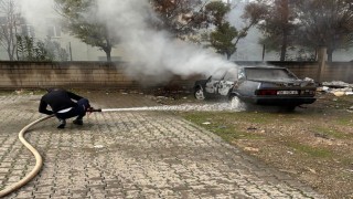 Kurtalanda araç alev topuna döndü