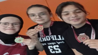 Kütahya Akşemsettin Kız Anadolu İmam Hatip Lisesinin masa tenisi başarısı