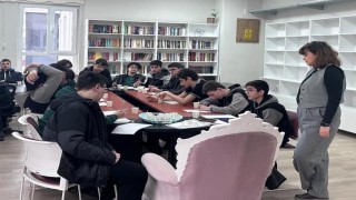 Kütahya Şehit Selim Cansız AİHLde öğrenci, yazar buluşması