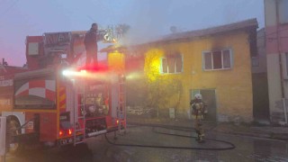 Kütahyada ahşap evde çıkan yangında 85 yaşındaki kadın hayatını kaybetti