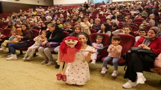 Kütahyada Ecem ile Çilek Vantrolog Gösterisine çocuklardan ilgi